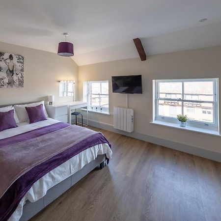 Isabella House - Hereford City Centre Aparthotel, By RentMyHouse Esterno foto