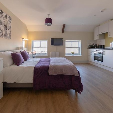 Isabella House - Hereford City Centre Aparthotel, By RentMyHouse Esterno foto