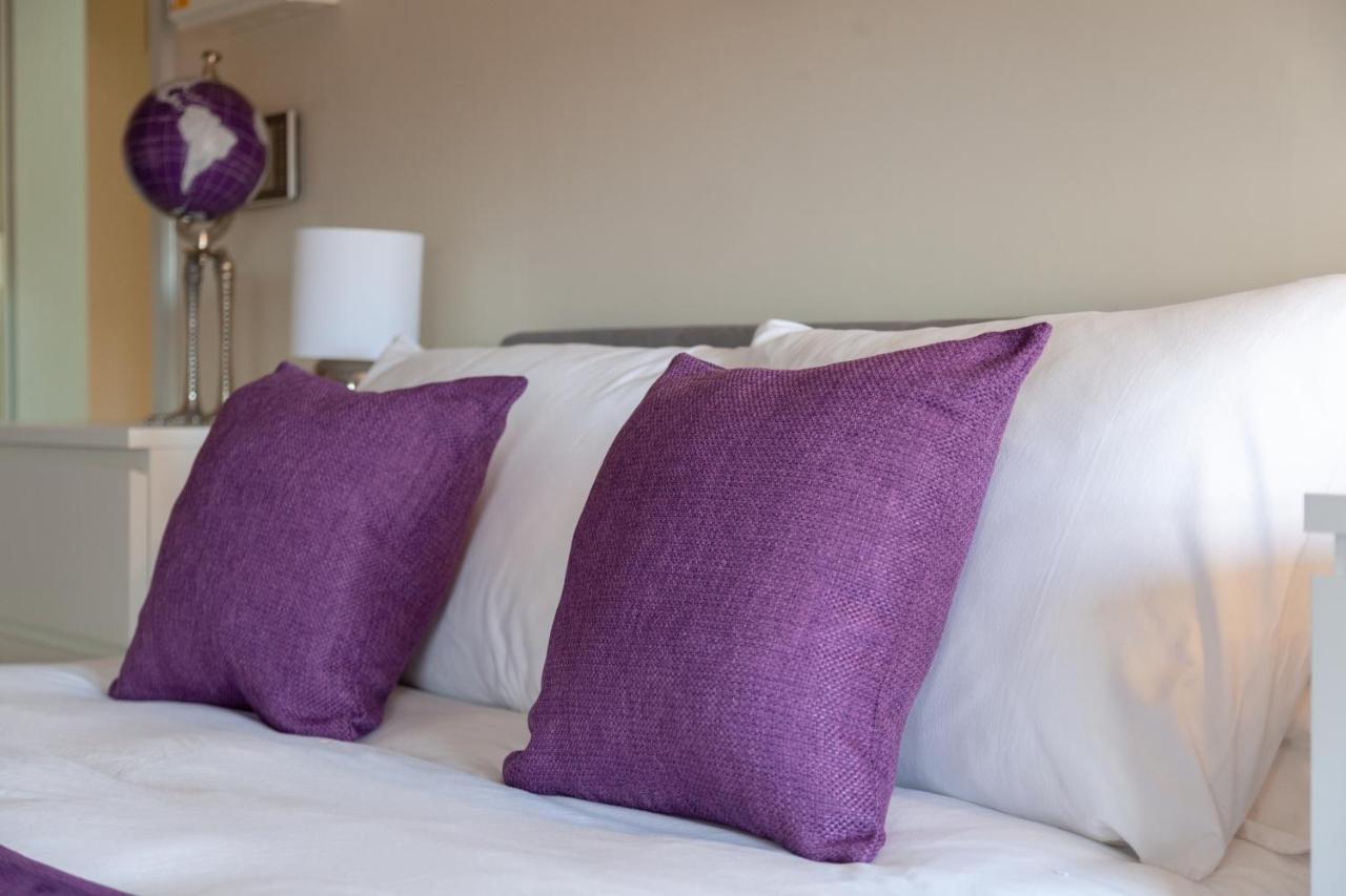 Isabella House - Hereford City Centre Aparthotel, By RentMyHouse Esterno foto